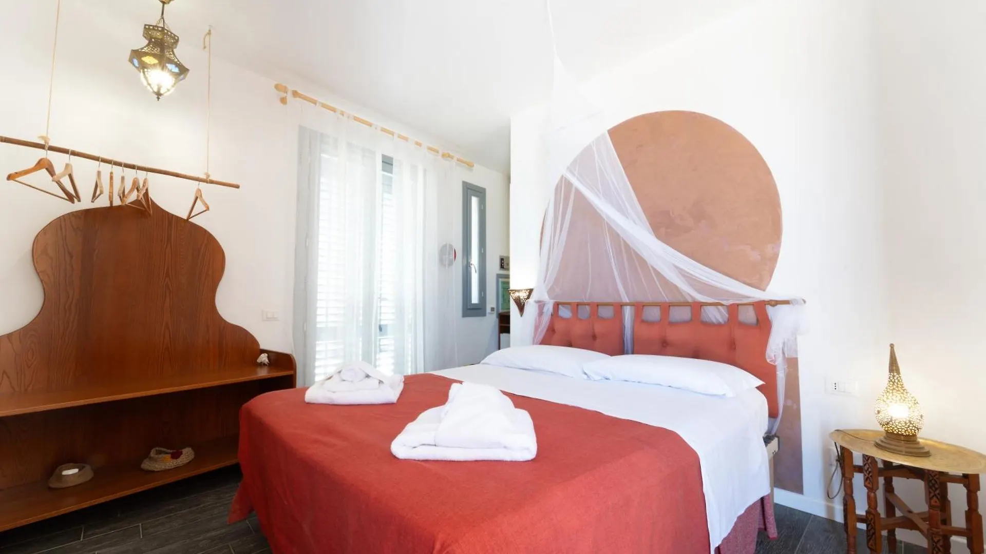 Ajamola Hotel Favignana 3*,