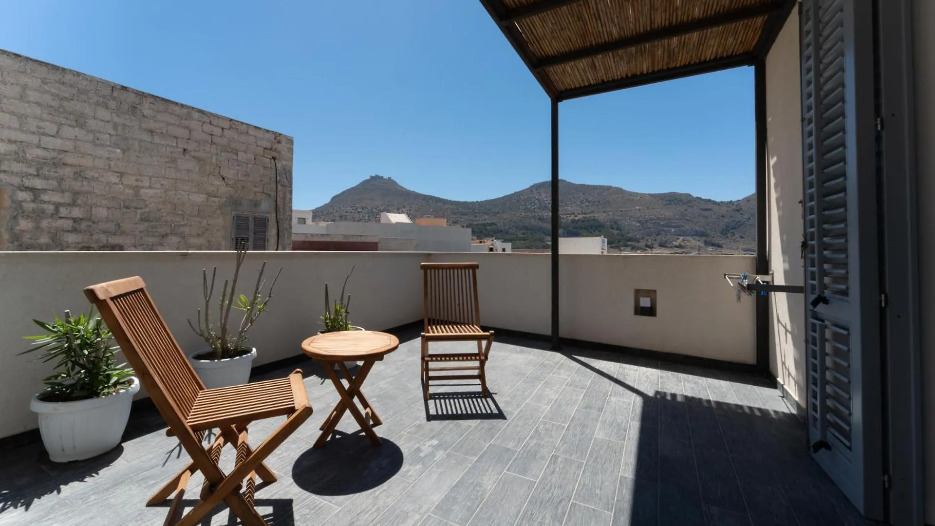 Ajamola Hotel Favignana 3*,