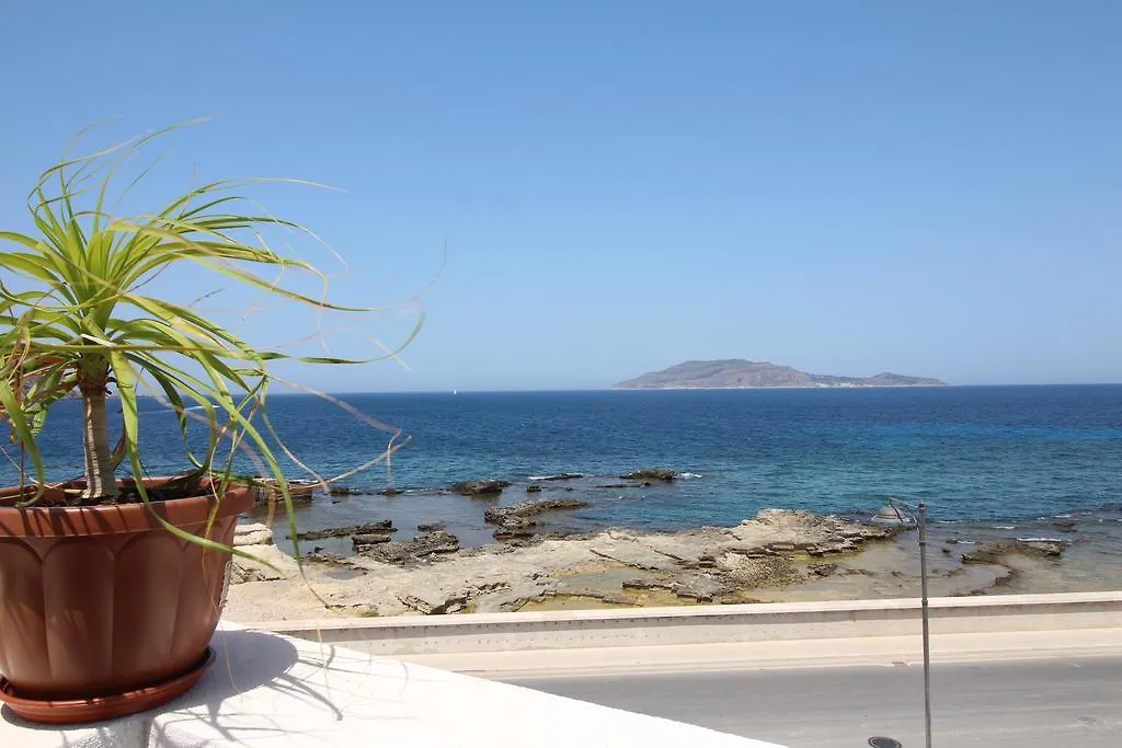 Ajamola Hotel Favignana 3*,